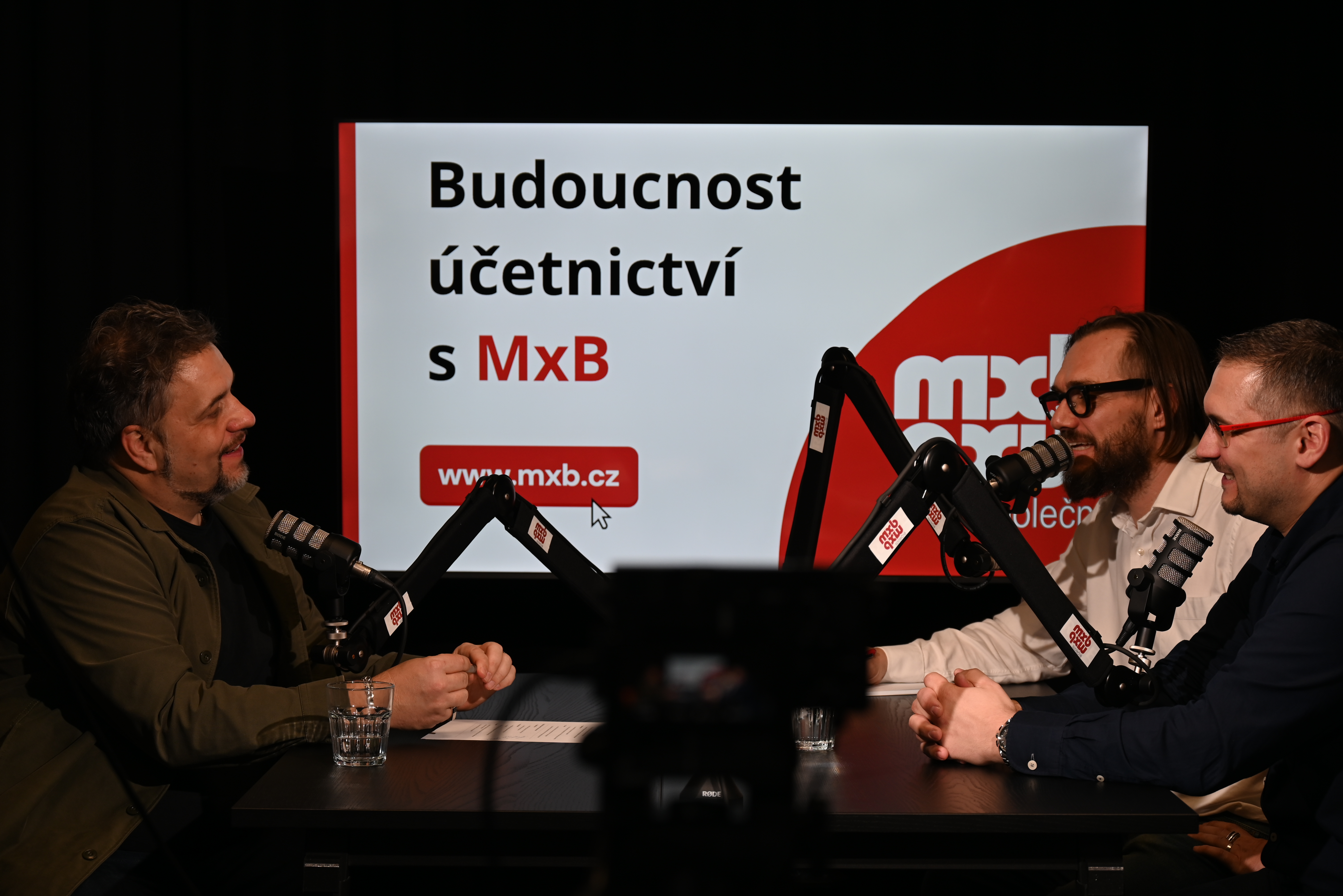 🚀 MxB spouští vlastní podcast! 🎙️